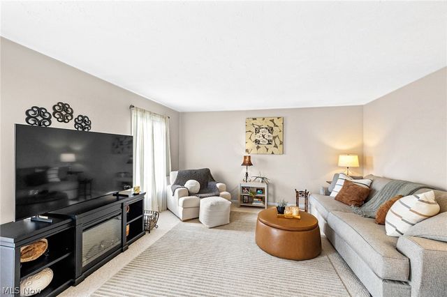 824 S Chillicothe Road 5, Aurora, OH 44202