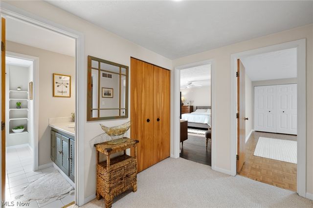 824 S Chillicothe Road 5, Aurora, OH 44202