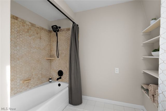 824 S Chillicothe Road 5, Aurora, OH 44202