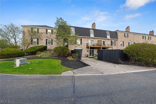 824 S Chillicothe Road 5, Aurora, OH 44202