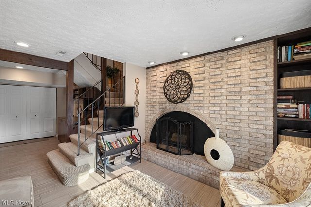 824 S Chillicothe Road 5, Aurora, OH 44202