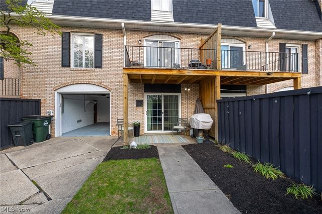 824 S Chillicothe Road 5, Aurora, OH 44202