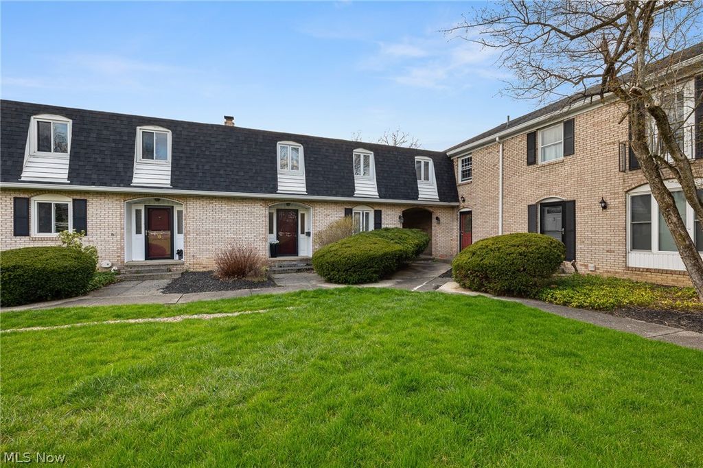 824 S Chillicothe Road 5, Aurora, OH 44202