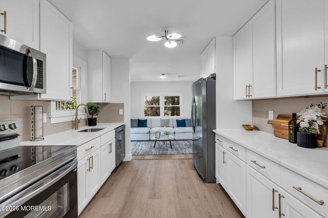 55 Chelsea Drive, Whiting, NJ 08759