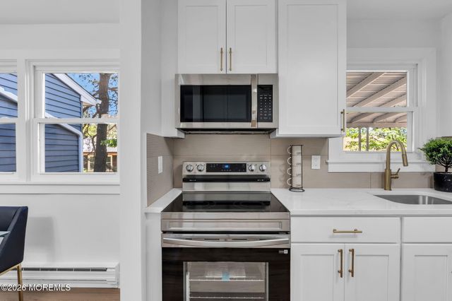 55 Chelsea Drive, Whiting, NJ 08759