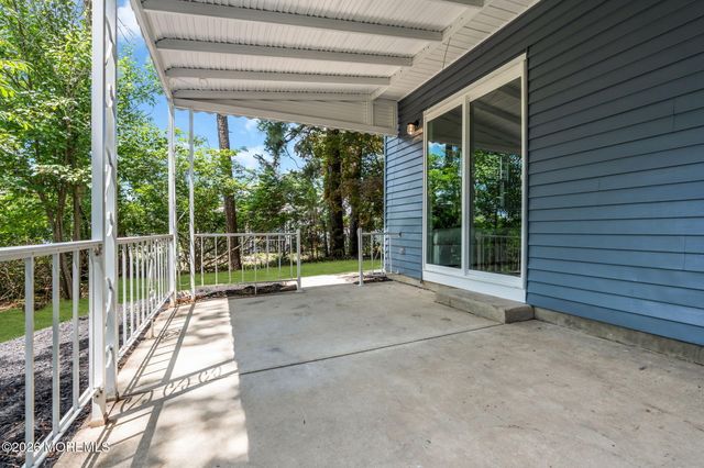 55 Chelsea Drive, Whiting, NJ 08759