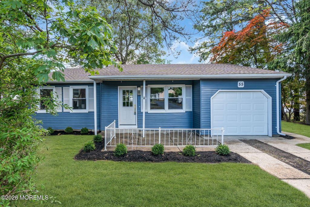 55 Chelsea Drive, Whiting, NJ 08759