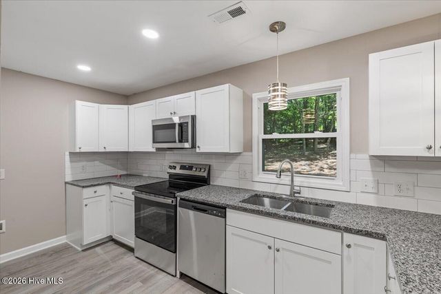 115 Wood River Road, West End, NC 27376