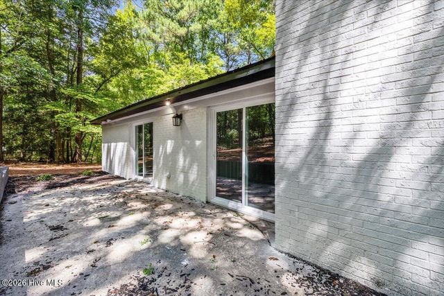 115 Wood River Road, West End, NC 27376