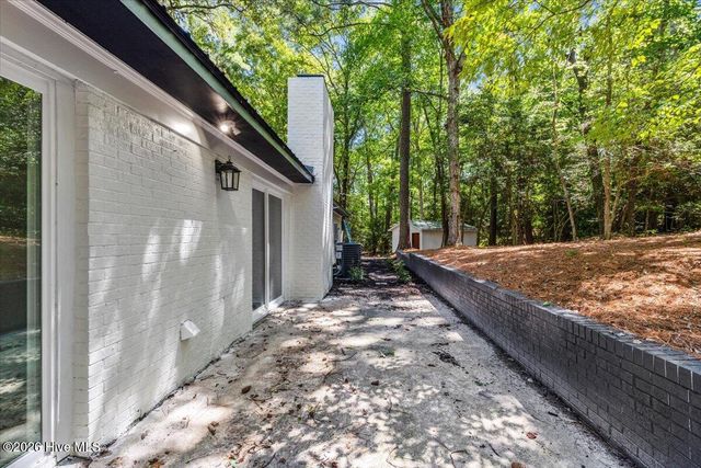 115 Wood River Road, West End, NC 27376