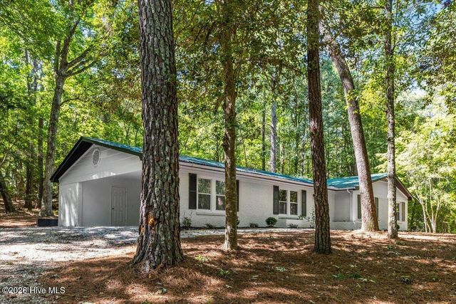 115 Wood River Road, West End, NC 27376