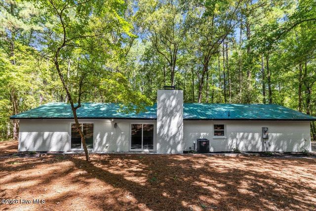 115 Wood River Road, West End, NC 27376