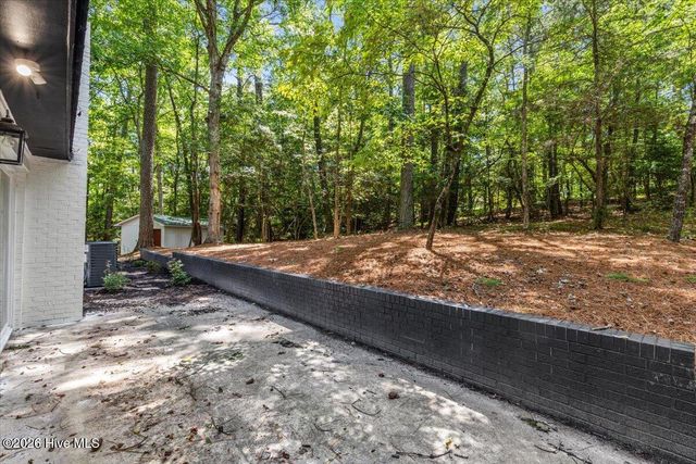 115 Wood River Road, West End, NC 27376