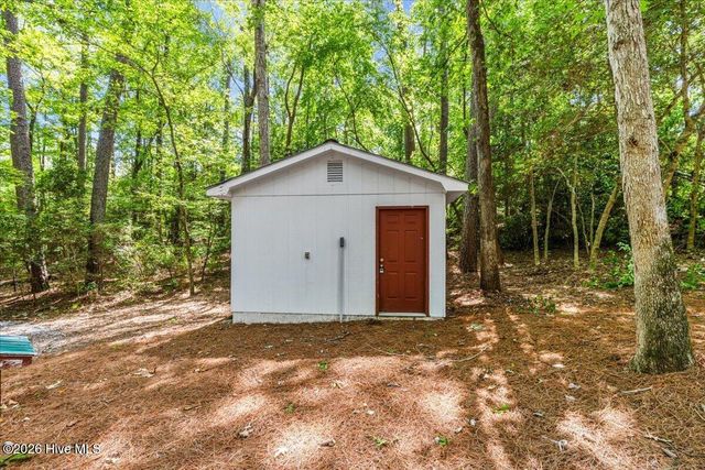 115 Wood River Road, West End, NC 27376