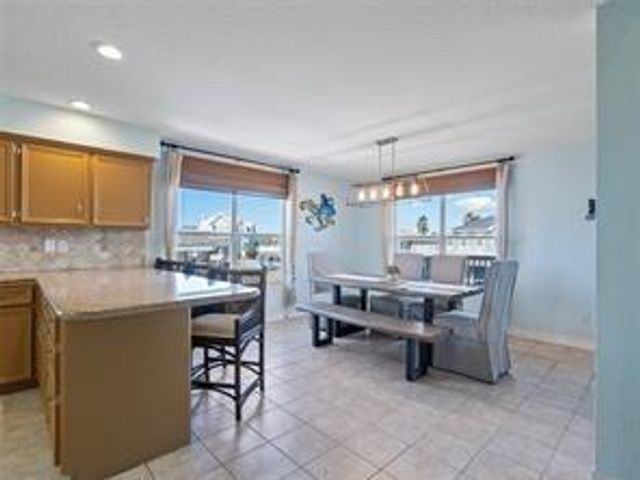 1318 Hawaii Drive, Tiki Island, TX 77554