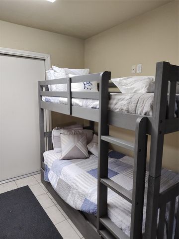 1318 Hawaii Drive, Tiki Island, TX 77554