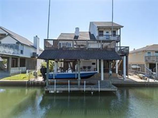 1318 Hawaii Drive, Tiki Island, TX 77554