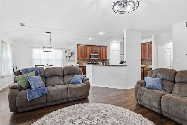 1100 Crest Breeze Drive, Fort Worth, TX 76052