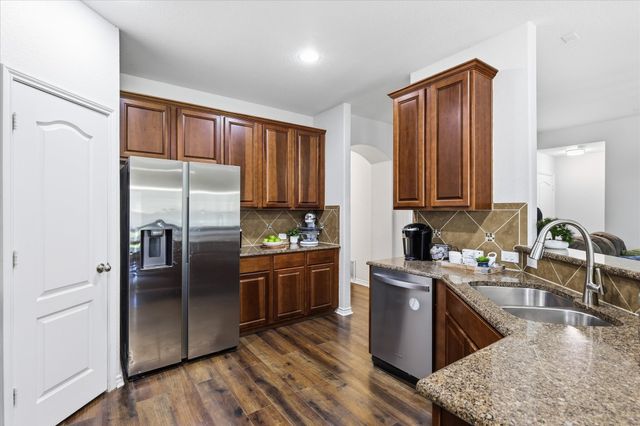1100 Crest Breeze Drive, Fort Worth, TX 76052
