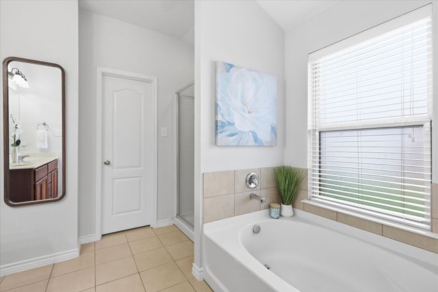 1100 Crest Breeze Drive, Fort Worth, TX 76052