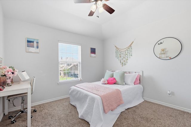 1100 Crest Breeze Drive, Fort Worth, TX 76052