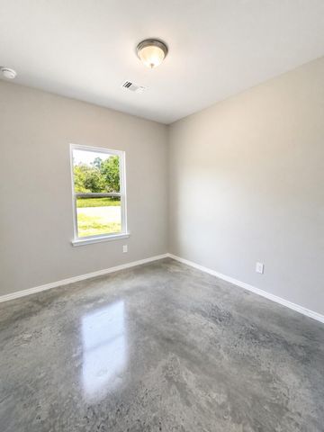 6 Greenway Drive, Trinity, TX 75862