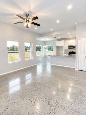 6 Greenway Drive, Trinity, TX 75862