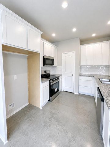6 Greenway Drive, Trinity, TX 75862