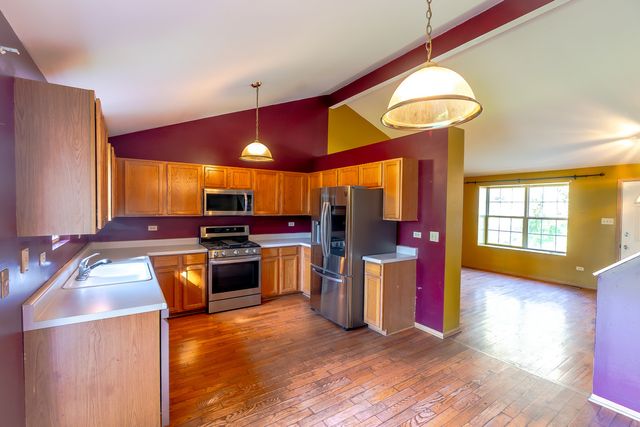 5210 Pine Trails Circle, Plainfield, IL 60586