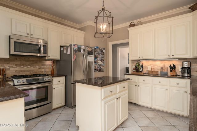 1301 Par Drive, Kinston, NC 28504