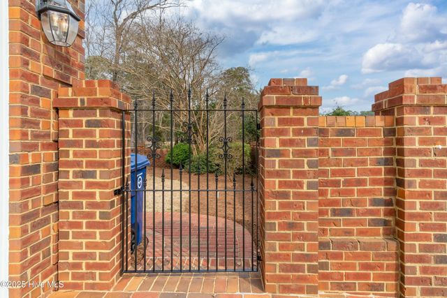 1301 Par Drive, Kinston, NC 28504