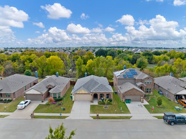 1120 Cheyenne Drive, Aubrey, TX 76227