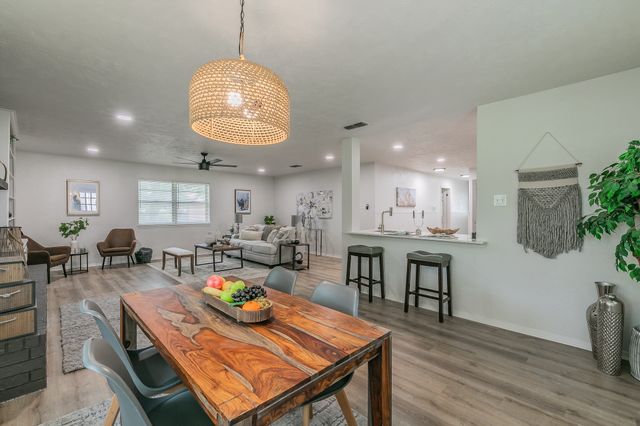 5613 Pecos Court, De Cordova, TX 76049