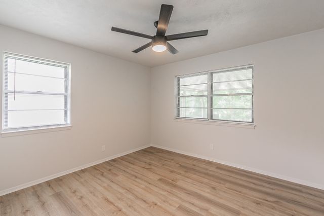 5613 Pecos Court, De Cordova, TX 76049