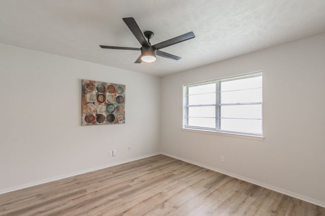 5613 Pecos Court, De Cordova, TX 76049