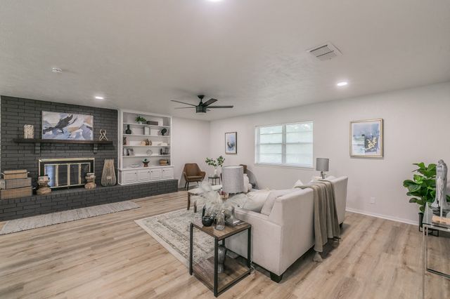 5613 Pecos Court, De Cordova, TX 76049