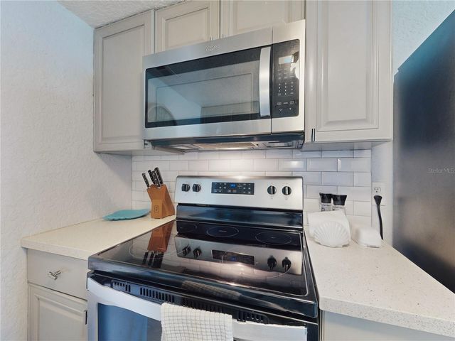 541 S PENINSULA AVENUE B06, New Smyrna Beach, FL 32169