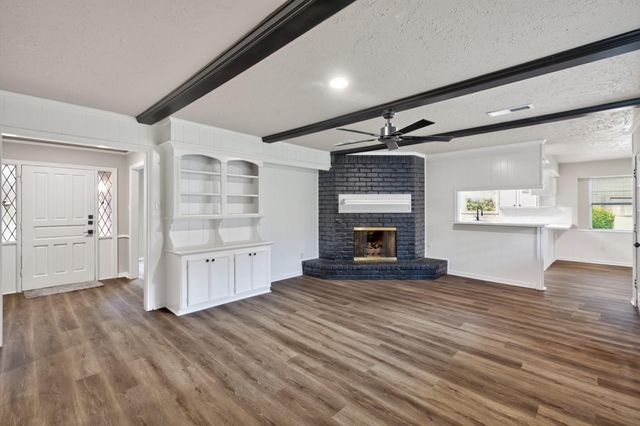1915 Seven Oaks Drive, Kingwood, TX 77339