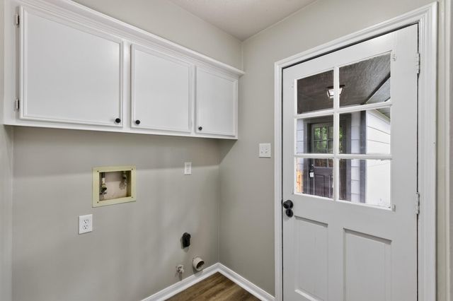 1915 Seven Oaks Drive, Kingwood, TX 77339