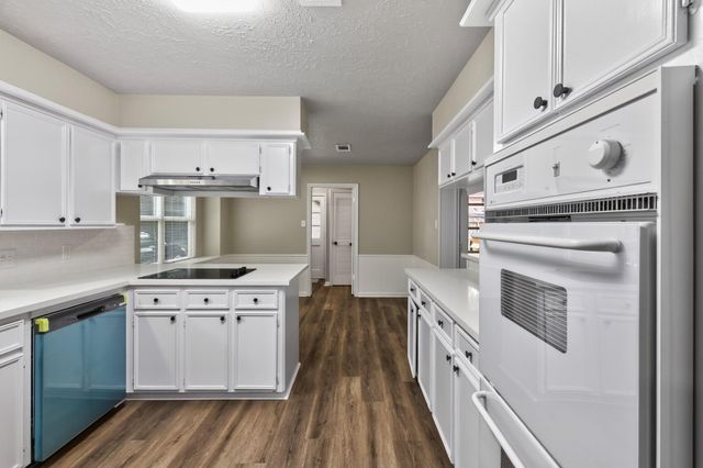 1915 Seven Oaks Drive, Kingwood, TX 77339