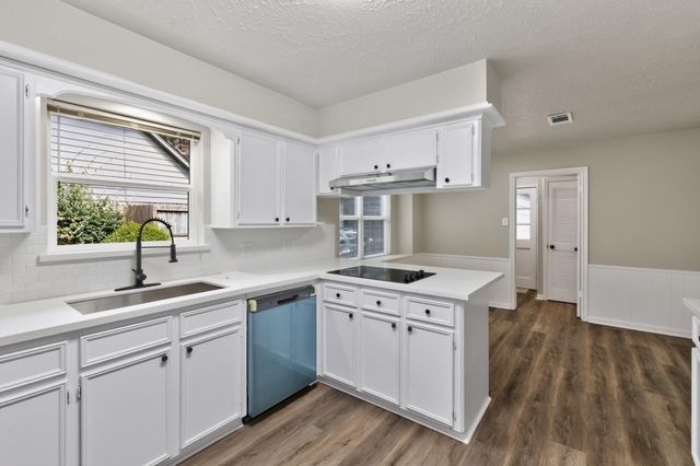 1915 Seven Oaks Drive, Kingwood, TX 77339