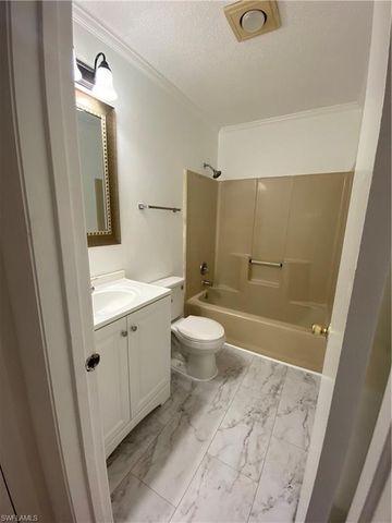 5294 Treetops DR I-203, Naples, FL 34113