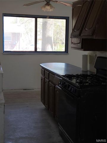 10804 Linnell Drive, St Louis, MO 63136