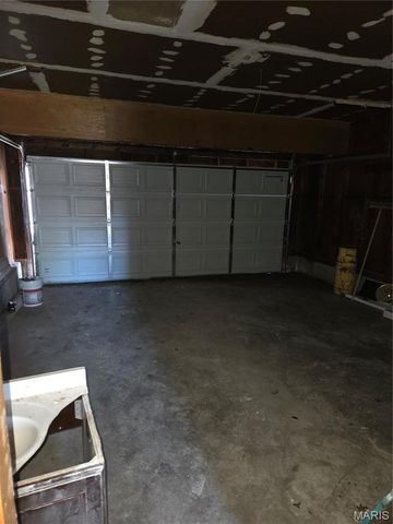 10804 Linnell Drive, St Louis, MO 63136