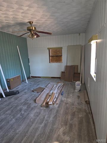 10804 Linnell Drive, St Louis, MO 63136