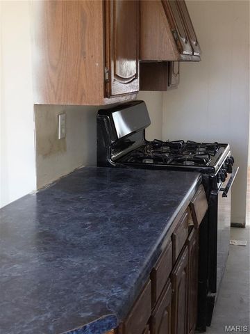 10804 Linnell Drive, St Louis, MO 63136