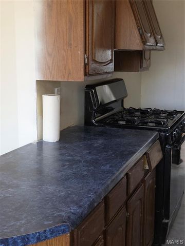 10804 Linnell Drive, St Louis, MO 63136