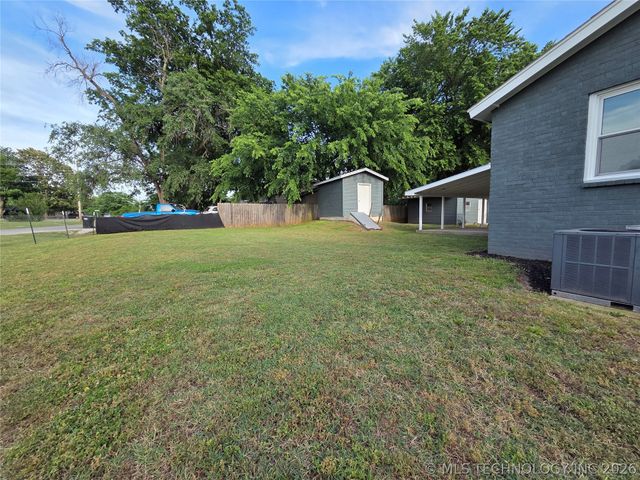 216 N Pine Street, Oologah, OK 74053
