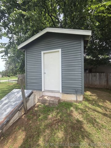 216 N Pine Street, Oologah, OK 74053