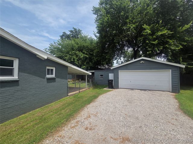 216 N Pine Street, Oologah, OK 74053